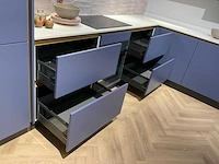 Schmidt evolution loft micron 21 eolis hoekopgestelde showroomkeuken - afbeelding 10 van  32