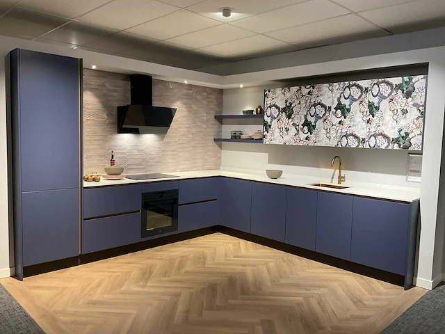 Schmidt evolution loft micron 21 eolis hoekopgestelde showroomkeuken - afbeelding 1 van  32