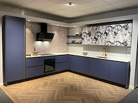 Schmidt evolution loft micron 21 eolis hoekopgestelde showroomkeuken - afbeelding 1 van  32