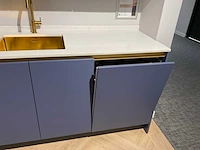 Schmidt evolution loft micron 21 eolis hoekopgestelde showroomkeuken - afbeelding 25 van  32