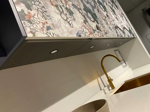 Schmidt evolution loft micron 21 eolis hoekopgestelde showroomkeuken - afbeelding 4 van  32