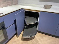 Schmidt evolution loft micron 21 eolis hoekopgestelde showroomkeuken - afbeelding 6 van  32