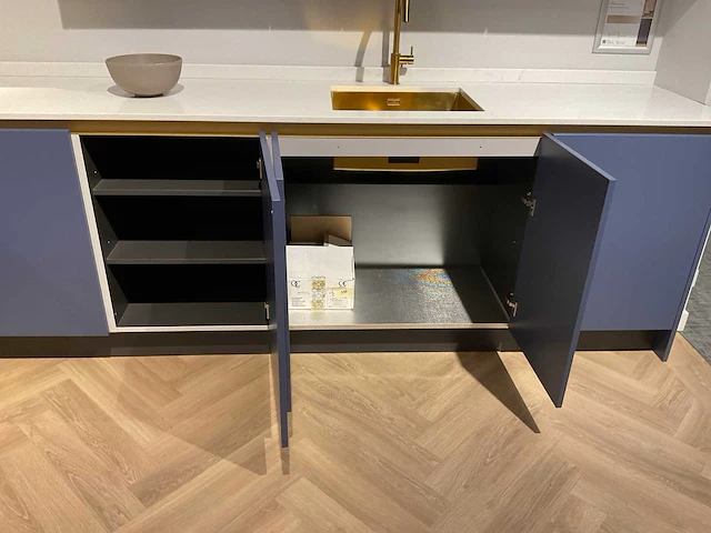 Schmidt evolution loft micron 21 eolis hoekopgestelde showroomkeuken - afbeelding 7 van  32