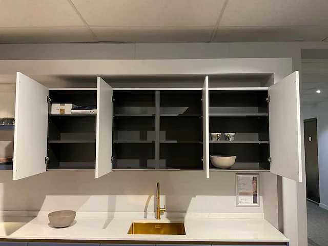 Schmidt evolution loft micron 21 eolis hoekopgestelde showroomkeuken - afbeelding 8 van  32