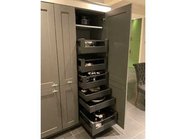 Schmidt evolution major hoekopgestelde showroomkeuken - afbeelding 13 van  33