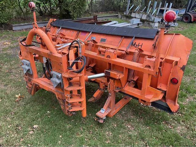 Schmidt mf 2.4 sneeuwploeg + kipper weisser strooimachine - afbeelding 18 van  20