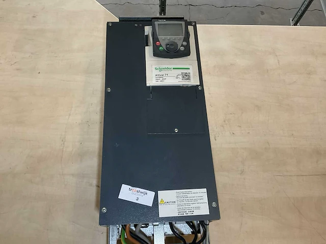 Schneider altivar 71 frequentieregelaar - afbeelding 1 van  4