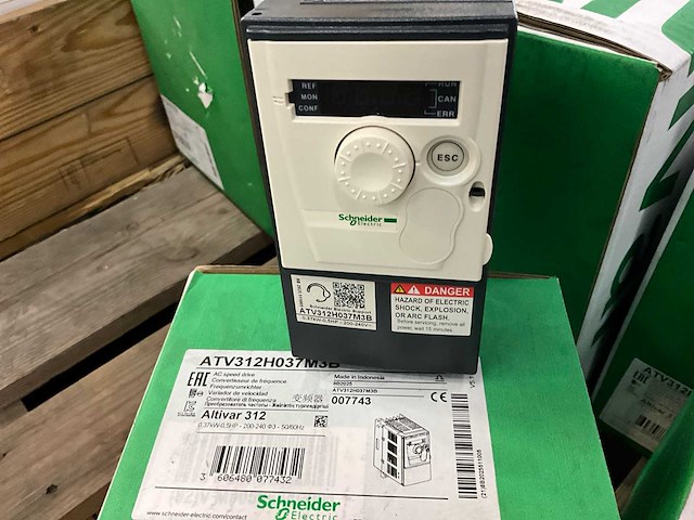 Schneider altivar atv312h037m3b frequentieregelaar - afbeelding 3 van  5