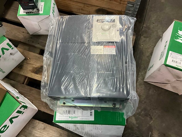 Schneider atv312hu75s6 frequentieregelaar - afbeelding 2 van  8