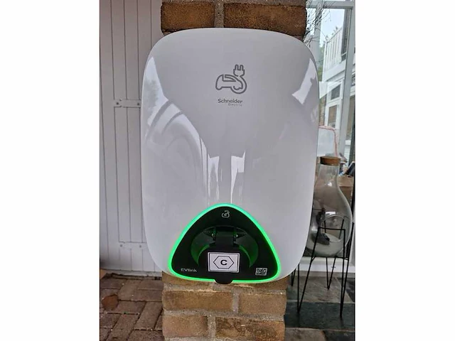 Schneider electric evlink home t2 ev laadstation/wallbox - afbeelding 2 van  6