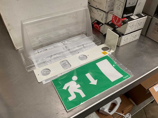 Schneider electric exiway one exit sign kit (4x) - afbeelding 1 van  4