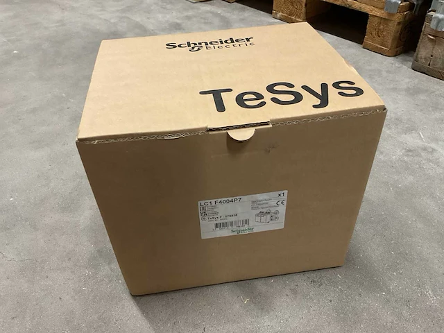 Schneider electric tesys f lc1 f4004p7 4-polige contactor - afbeelding 3 van  3