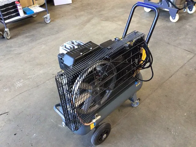 Schneider luchtcompressor - afbeelding 6 van  12