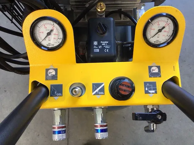 Schneider luchtcompressor - afbeelding 8 van  12