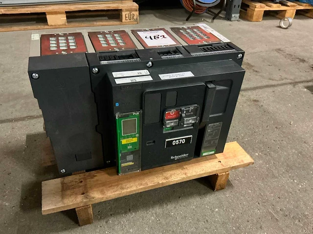 Schneider mtz2-12h1 circuit breaker - afbeelding 1 van  8