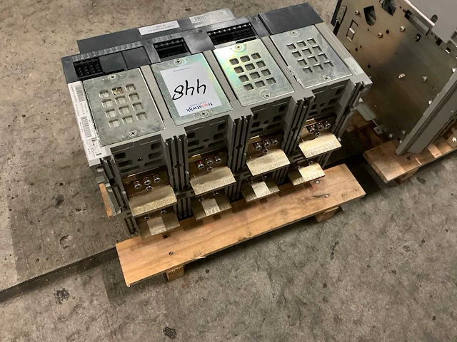 Schneider nw16 h1 circuit breaker - afbeelding 5 van  5