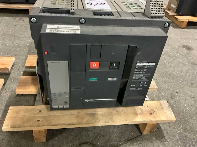 Schneider nw25 h2 circuit breaker - afbeelding 2 van  4
