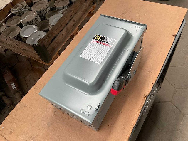 Schneider switch box - afbeelding 1 van  7