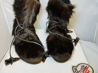 Schoenen - moncler bont laarzen van €889,00 nieuw - afbeelding 1 van  6