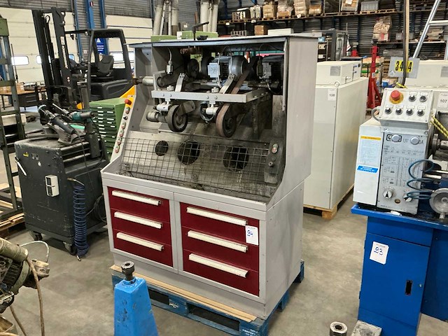 Schoenmakersmachine - afbeelding 1 van  10