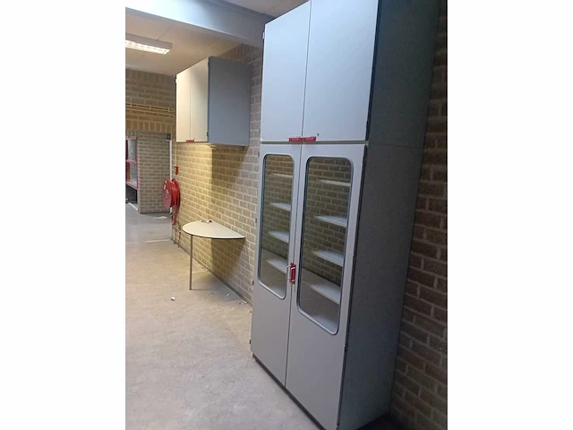 Schoolinventaris natuur/scheikunde lokaal - afbeelding 4 van  23