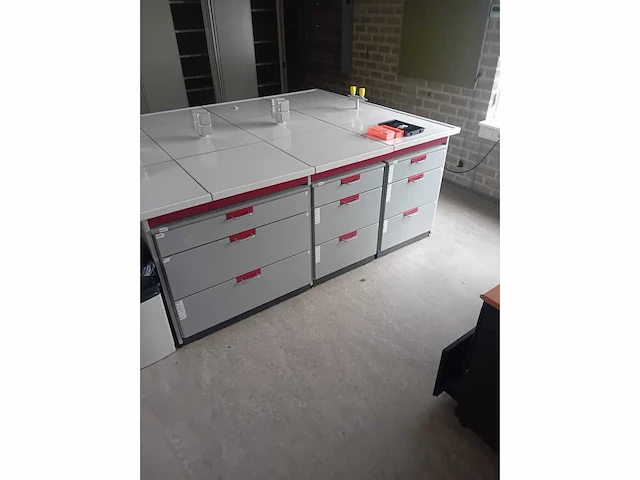 Schoolinventaris natuur/scheikunde lokaal - afbeelding 7 van  23