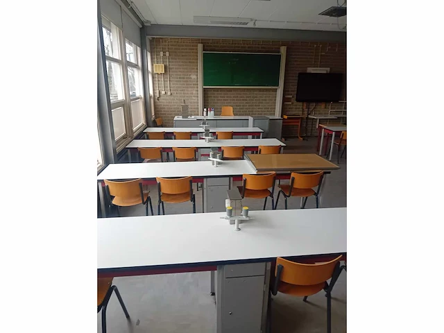 Schoolinventaris natuur/scheikunde lokaal - afbeelding 11 van  23