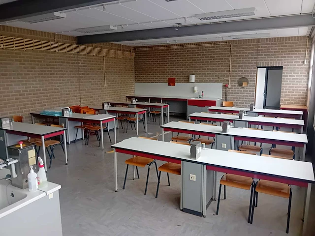 Schoolinventaris natuur/scheikunde lokaal - afbeelding 14 van  23