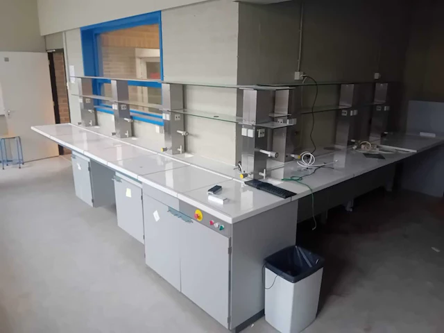 Schoolinventaris natuur/scheikunde lokaal - afbeelding 12 van  23