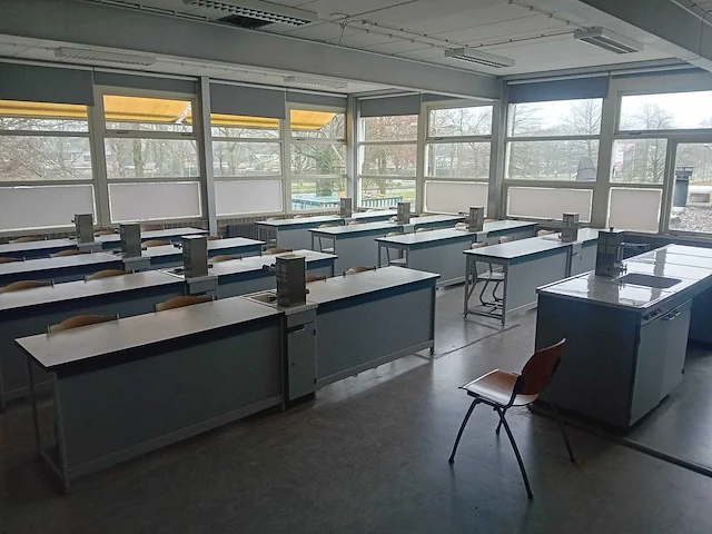 Schoolinventaris natuur/scheikunde lokaal - afbeelding 21 van  23