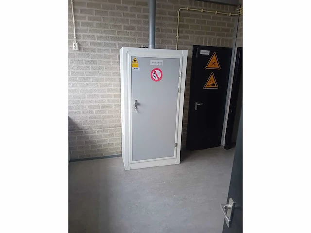 Schoolinventaris natuur/scheikunde lokaal - afbeelding 22 van  23