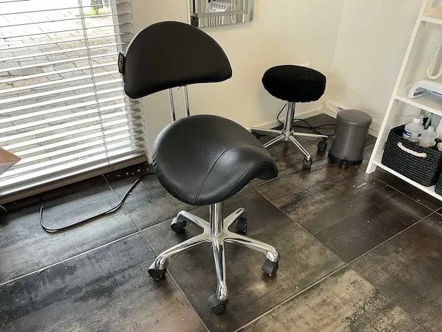 Schoonheidssalon inrichting - afbeelding 2 van  14