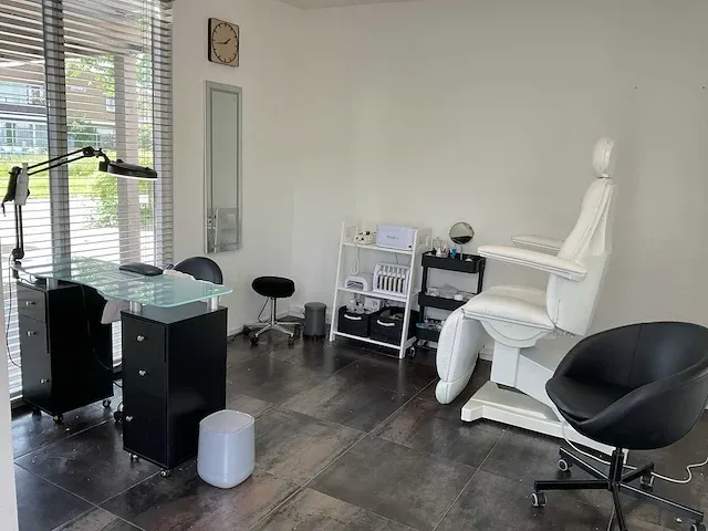 Schoonheidssalon inrichting - afbeelding 1 van  14