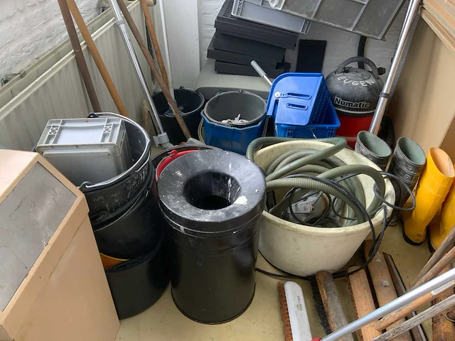 Schoonmaak gerei - afbeelding 7 van  8