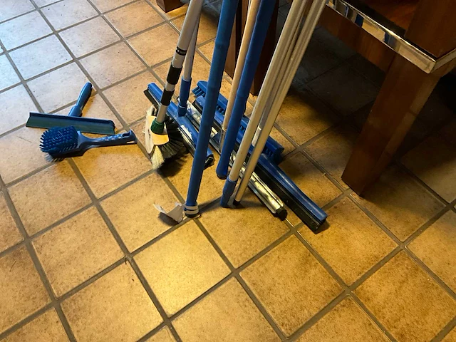 Schoonmaakartikelen (11x) - afbeelding 2 van  7