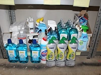Schoonmaakmiddelen waaronder schuurmiddel, vaatwastabletten, vaatwaszout, allesreiniger, wc-blokken, wc-een... - afbeelding 3 van  4