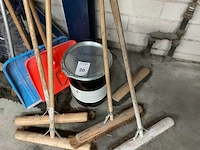 Schoonmaakmiddellen - afbeelding 2 van  2
