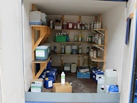 Schoonmaakproducten in container w.o. ontgeuring fris, roetreiniger, sanitair reiniger, interieurreiniger, ... - afbeelding 1 van  4