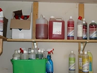 Schoonmaakproducten in container w.o. ontgeuring fris, roetreiniger, sanitair reiniger, interieurreiniger, ... - afbeelding 4 van  4