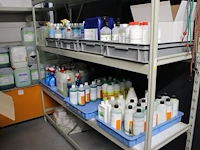 Schoonmaakprodukten w.o. glashelder, afwasmiddel, meubelolie, sanitair reiniger, ontschuimingsmiddel en ont... - afbeelding 2 van  5