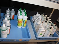 Schoonmaakprodukten w.o. glashelder, afwasmiddel, meubelolie, sanitair reiniger, ontschuimingsmiddel en ont... - afbeelding 4 van  5