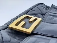 Schoudertas fendi, baquette big bag - afbeelding 12 van  12