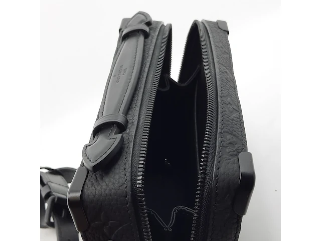 Schoudertas, louis vuitton, mini soft trunk black bag - afbeelding 4 van  13