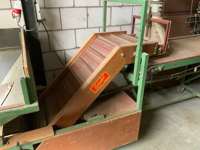 Schouten - transportbandinstallatie met stortbak - afbeelding 14 van  17