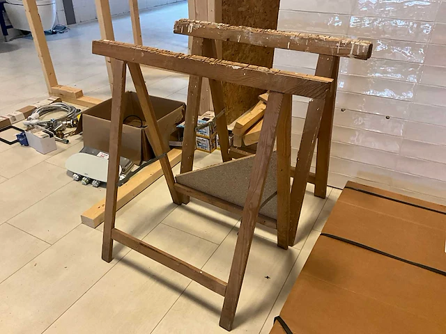 Schraag hout (2x) - afbeelding 1 van  2