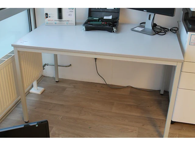 Schrijftafel 80 x 120 x 72 cm. - afbeelding 1 van  1