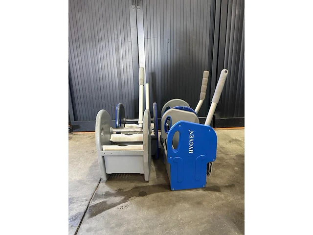 Schrobzuigmachine, kerapoxy cleaner, epoxy gel en mop persen, mapei ultracare - afbeelding 3 van  17