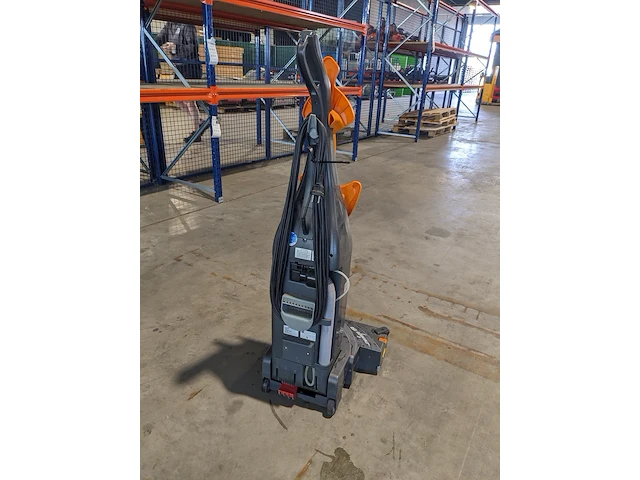 Schrobzuigmachine, kerapoxy cleaner, epoxy gel en mop persen, mapei ultracare - afbeelding 12 van  17