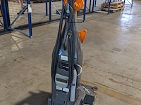 Schrobzuigmachine, kerapoxy cleaner, epoxy gel en mop persen, mapei ultracare - afbeelding 12 van  17