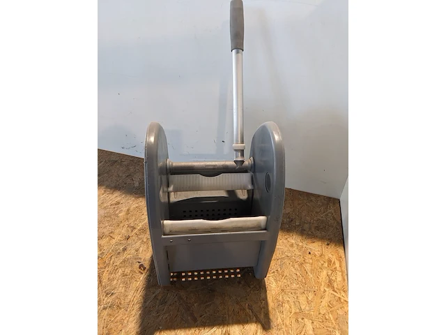 Schrobzuigmachine, kerapoxy cleaner, epoxy gel en mop persen, mapei ultracare - afbeelding 5 van  17